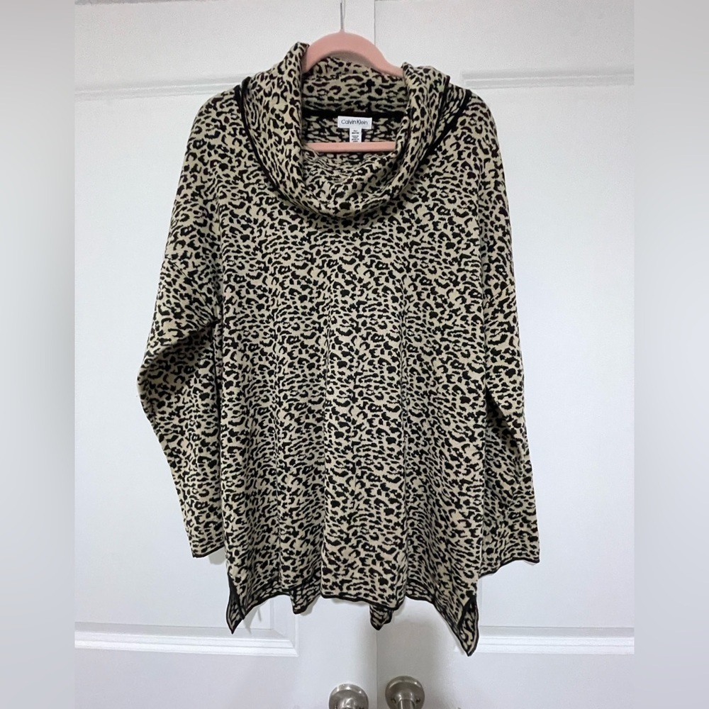Calvin Klein like new XL sweater